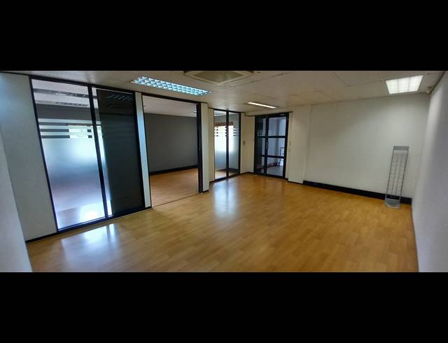 322M² OFFICE TO LET IN BRYANSTON